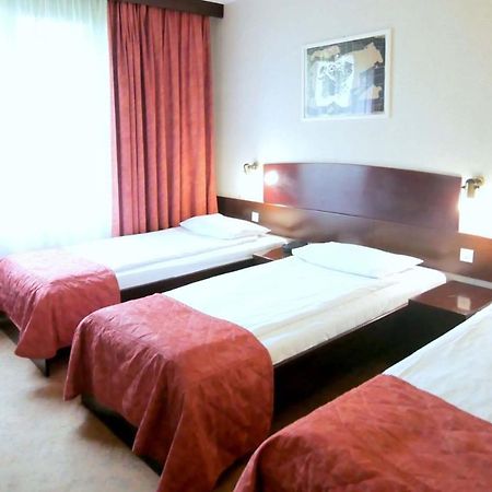 Go Resort Krakow Ngoại thất bức ảnh