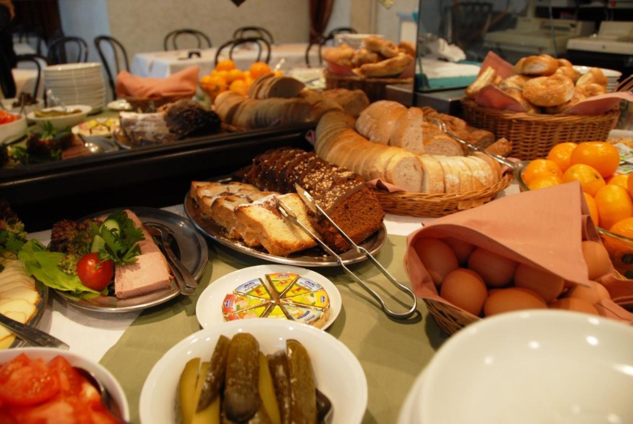 Go Resort Krakow Ngoại thất bức ảnh